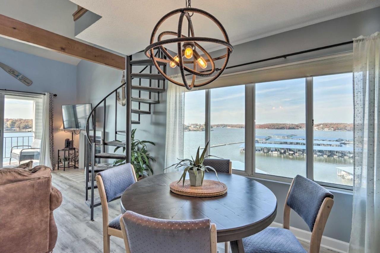Sunny Osage Beach With Balcony And Lakefront View Exterior photo
