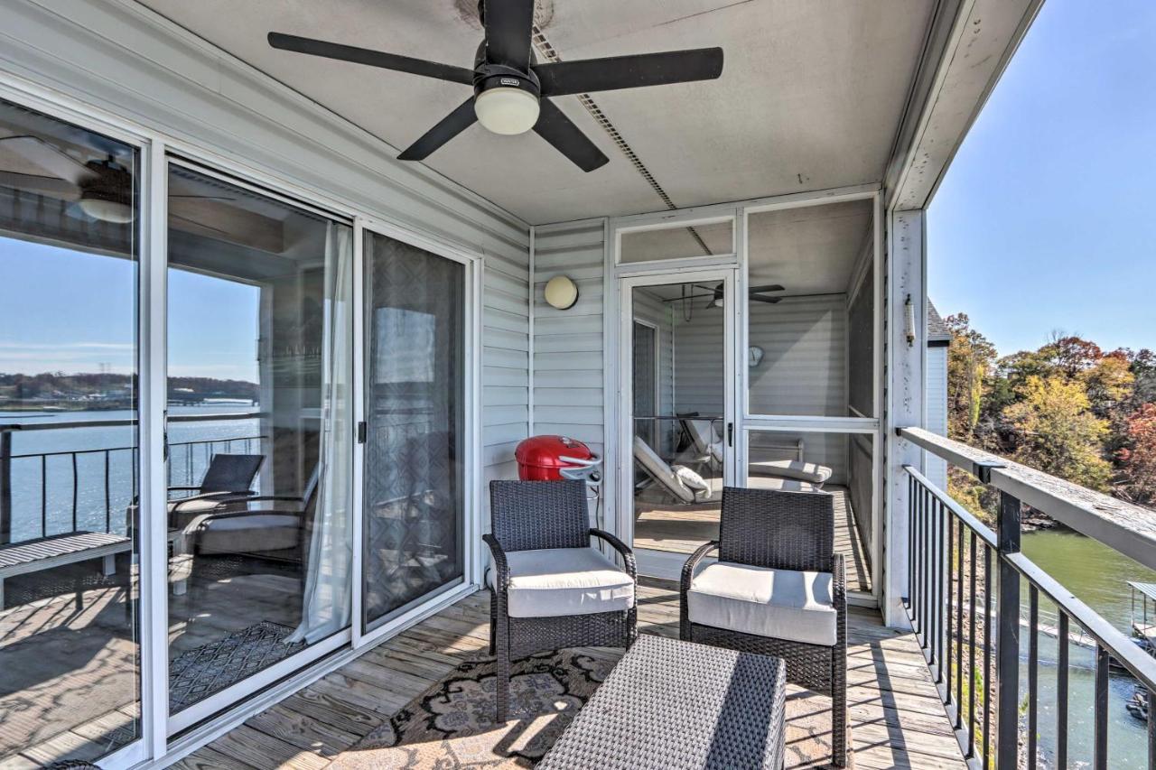 Sunny Osage Beach With Balcony And Lakefront View Exterior photo